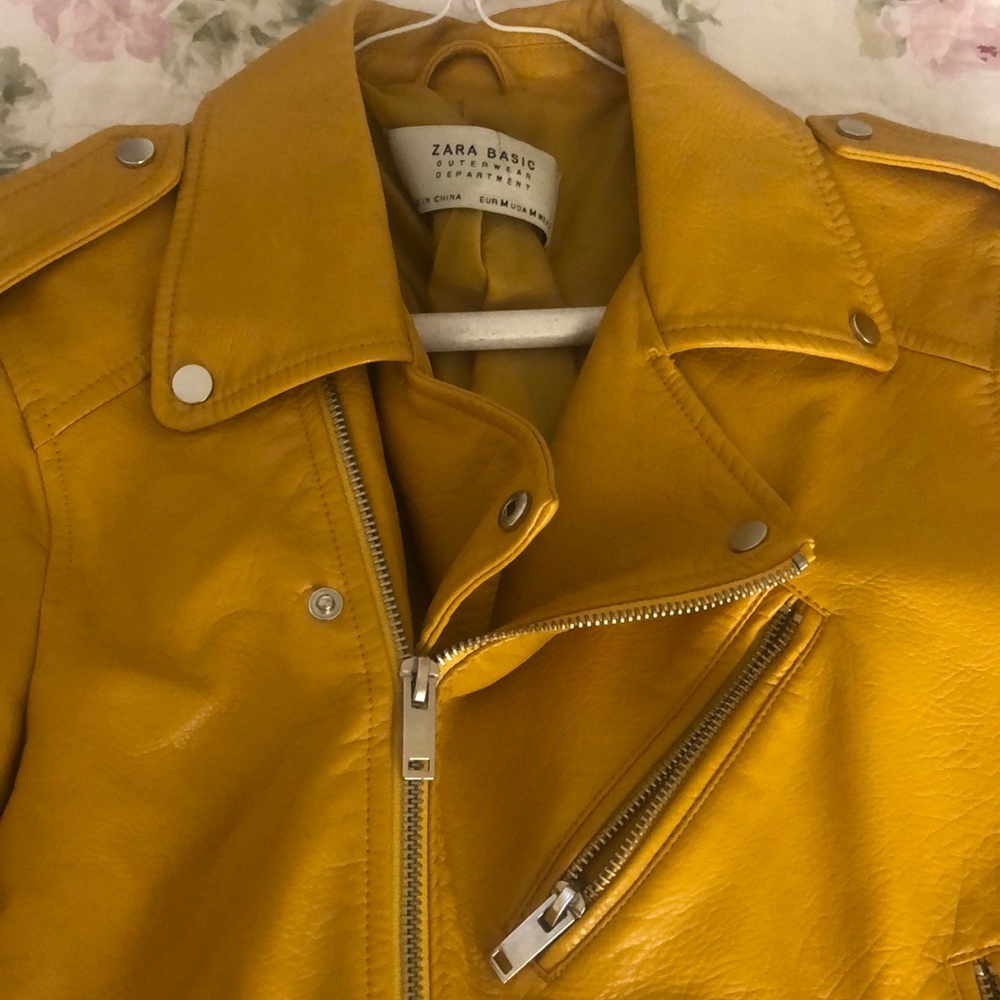 Leather jacket - Picture 2 of 5